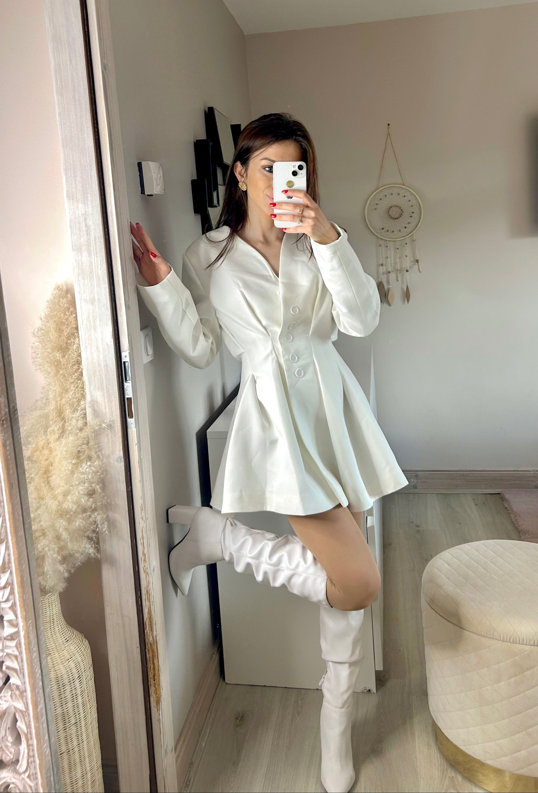 Robe veste avec d?�tails blanche �?? �?? the family and co